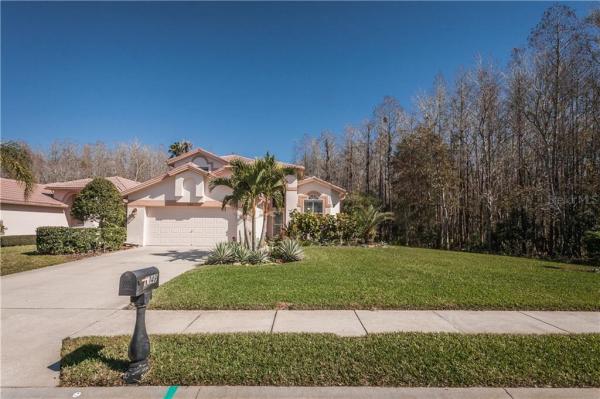 CRESCENT OAKS COUNTR