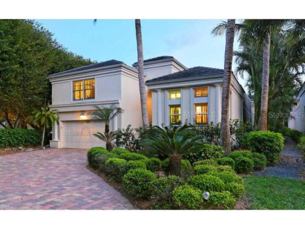 QUEENS HARBOUR, BAY ISLES