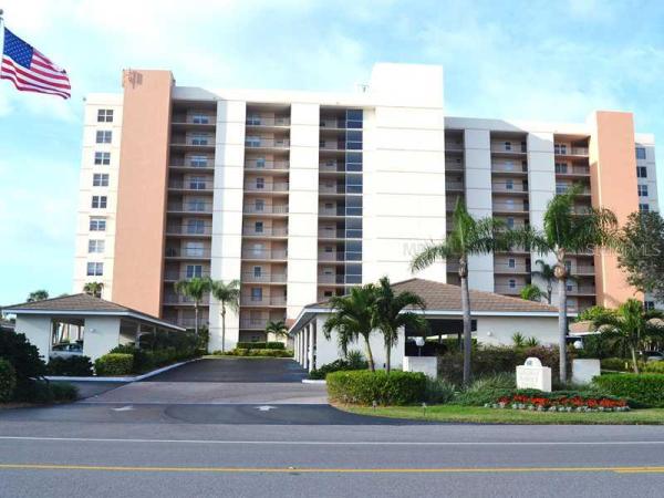 LONGBOAT HARBOUR TOWERS