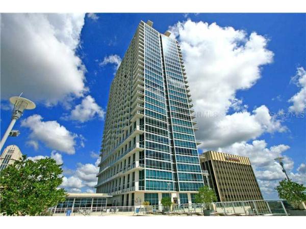 VUE AT LAKE EOLA CONDO