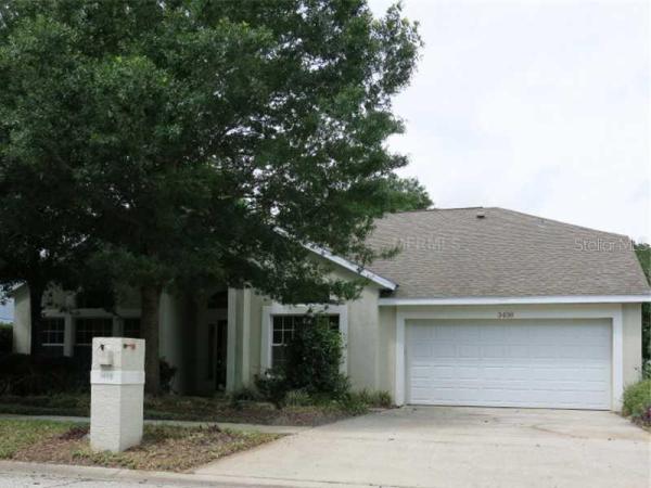 HUNTERS STAND AT CARILLON