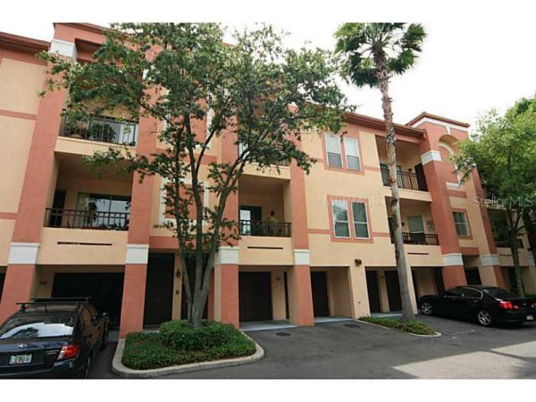 ISLAND PLACE A CONDO