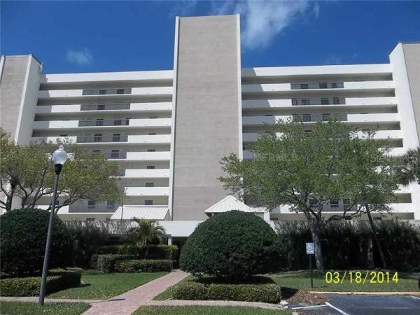 LANDMARK TOWERS TWO CONDO