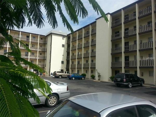 BAYSHORE ON THE LAKE CONDOMINIU