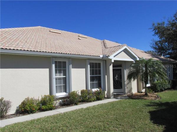 PELICAN POINTE GOLF & COUNTRY CLUB