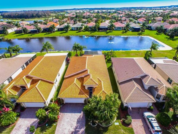 VALENCIA LAKES PH 02