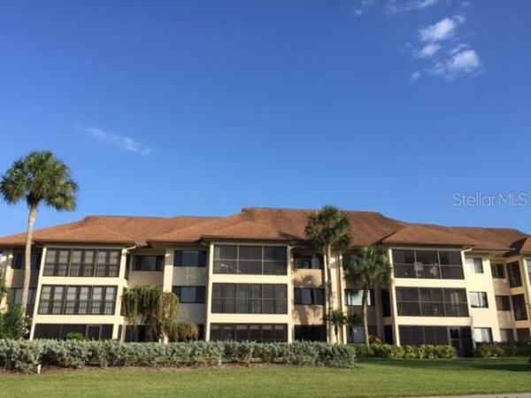 COMMODORE CLUB CONDO