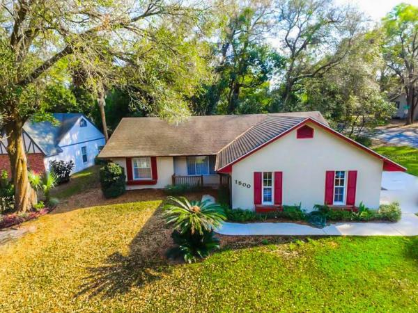 MOUNT DORA COBBLE HILL