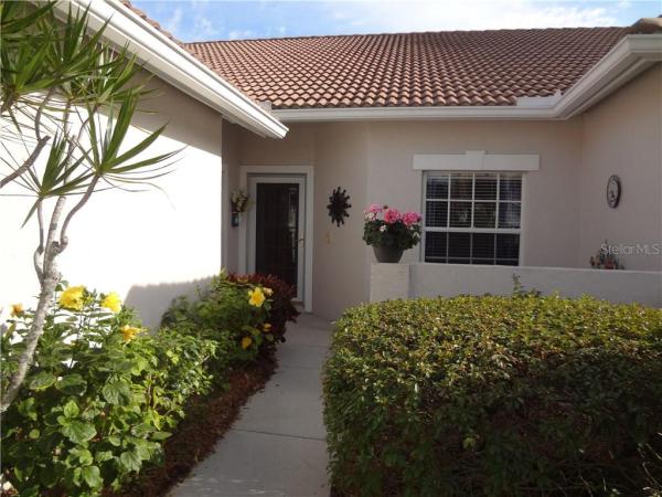 PELICAN POINTE GOLF & COUNTRY CLUB