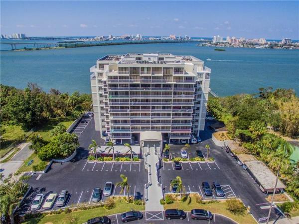 HARBOR BLUFFS WATERFRONT CONDO