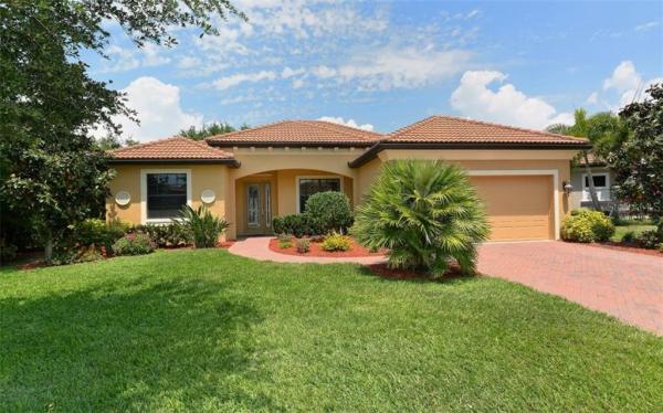 RESIDENCES AT UNIVERSITY GROVES