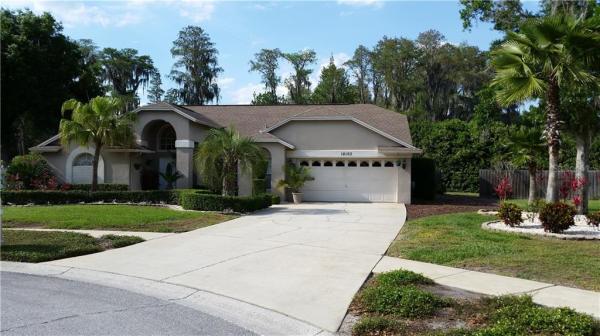 MANORS AT CRYSTAL LAKES