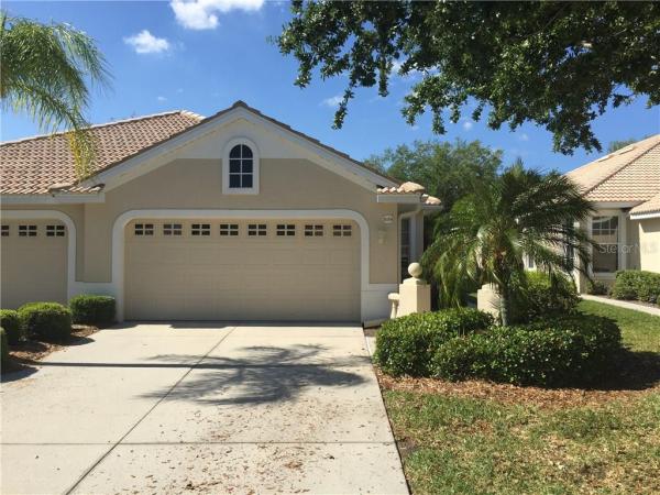 PELICAN POINTE GOLF & COUNTRY CLUB