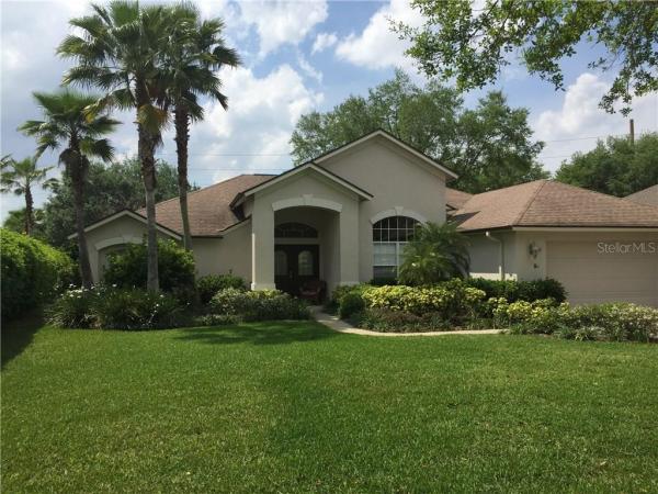 RIVER HILLS COUNTRY CLUB