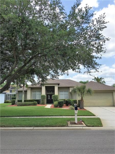 RIVER HILLS COUNTRY CLUB