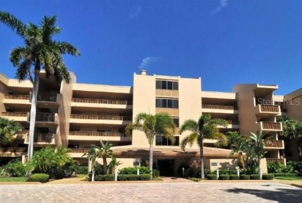 MIDNIGHT COVE BAYSIDE