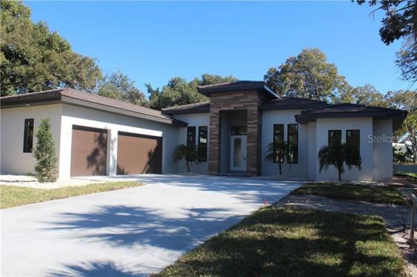 HOUSES OF INDIAN BEACH