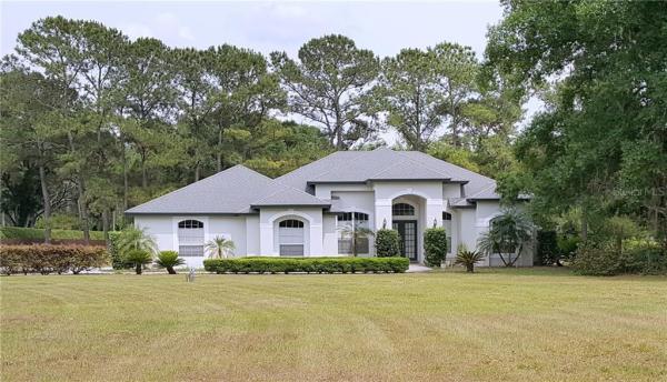 MANORS AT CRYSTAL LAKES