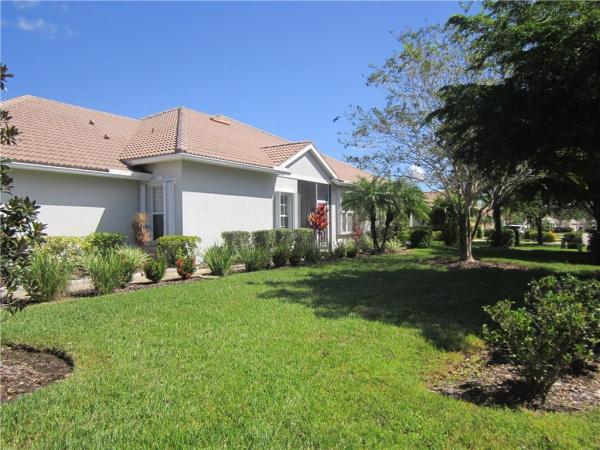 PELICAN POINTE GOLF & COUNTRY CLUB