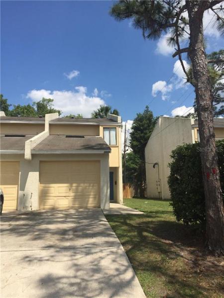 UNIVERSITY WOODS TWNHS CONDO