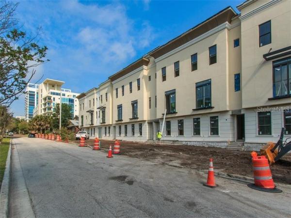 THE BROWNSTONES AT THORNTON PARK