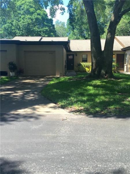 TWELVE OAKS VILLAS CONDO