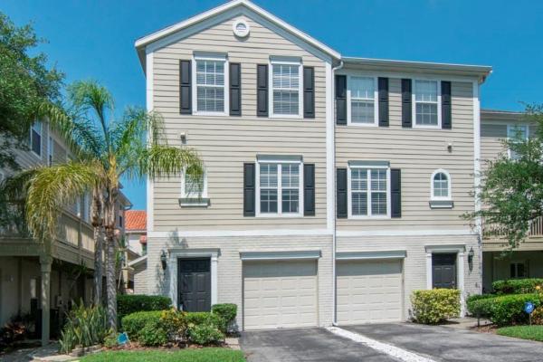 HAMPTON WOODS TWNHMS