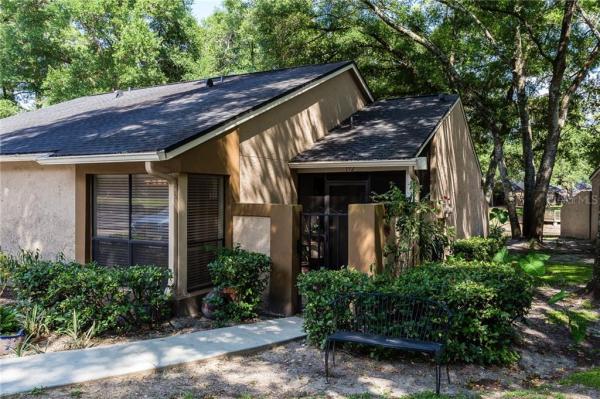 VILLAGE TWNHMS A CONDO