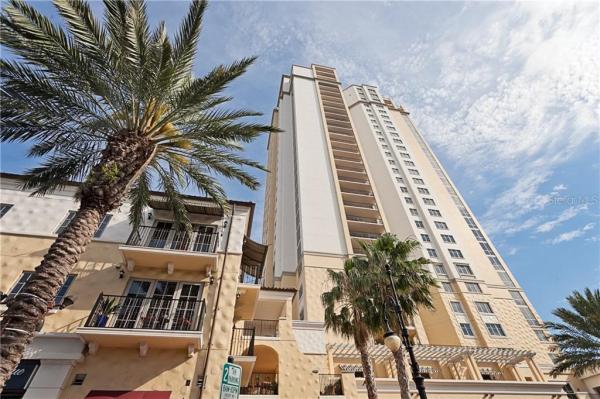 PARKSHORE PLAZA CONDO