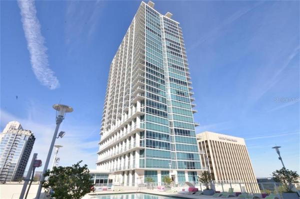 VUE AT LAKE EOLA CONDOMINIUM