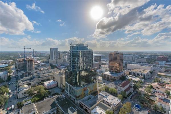 VUE AT LAKE EOLA