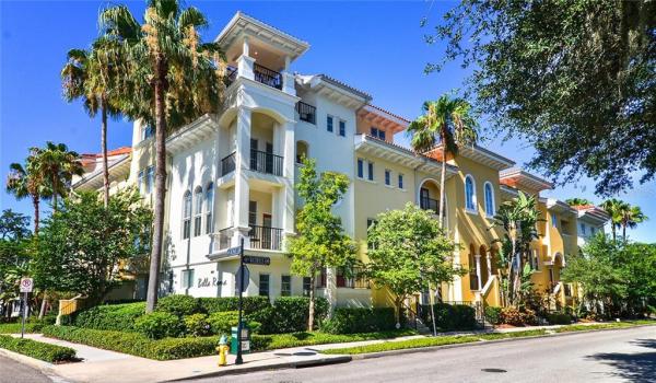 TOWNHOMES/BELLA ROMA EST/HYDE