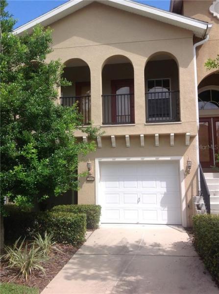 WHISPERING OAKS TOWNHOMES