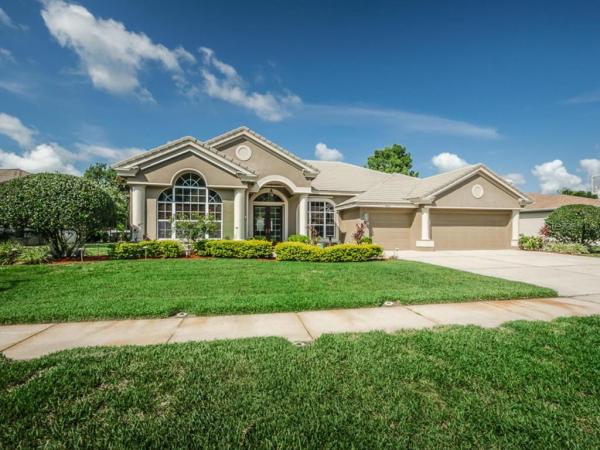 LAKESHORE VILLAGE AT WOODFIELD