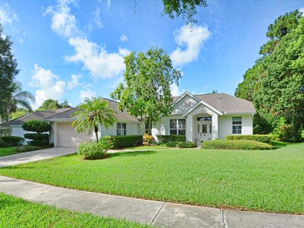 COUNTRY CLUB OF MOUNT DORA