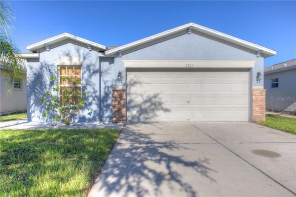 CARRIAGE POINTE PH 01