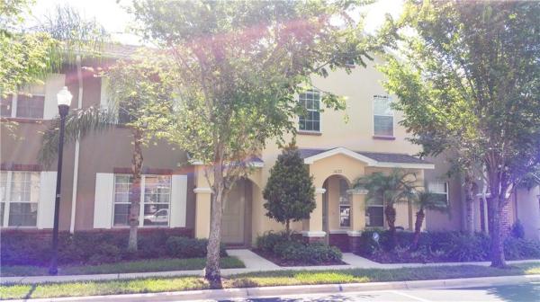 HAMPTON LAKES AT MAIN STREET