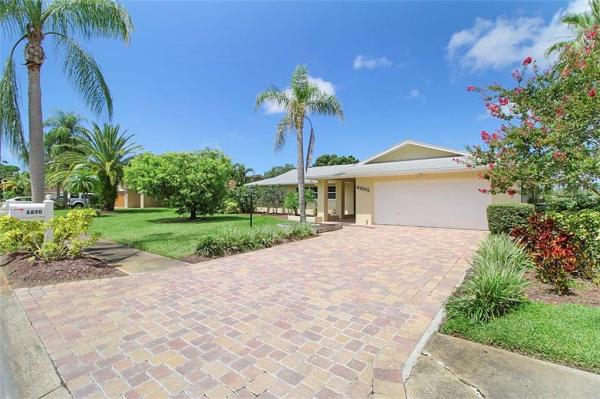 SEMINOLE LAKE GOLF & COUNTRY CLUB ESTATE EAST ANNE