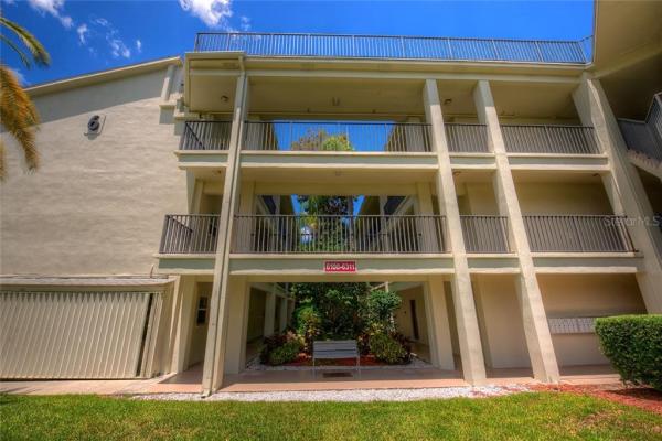 MEDITERRANEAN MANORS