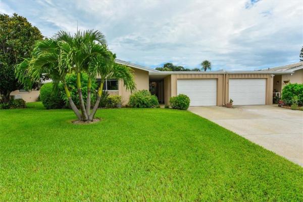 SOUTH GATE VILLAGE GREEN 09