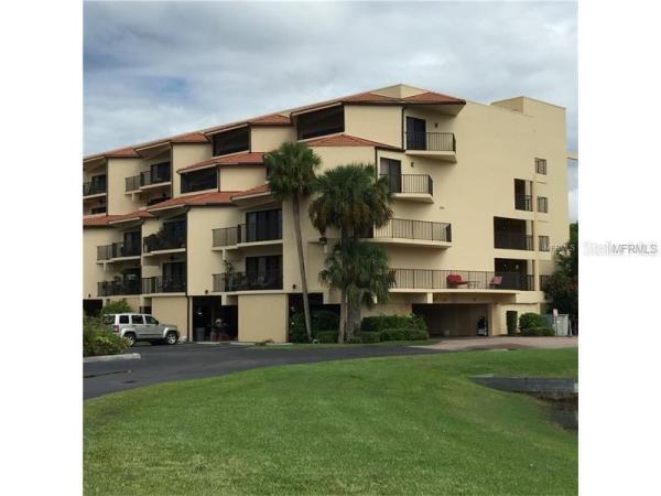 RIVER YACHT & RACQUET CLUB 1