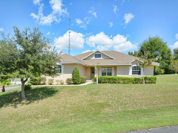 LADY LAKE HIDDEN OAKS