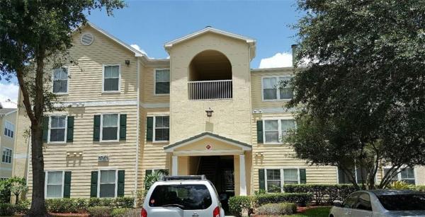 EQUESTRIAN PARC AT HIGHWOODS PRESERVE CONDO