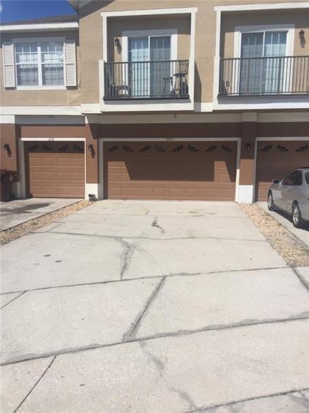 VILLAS AT ESTANCIA CONDO