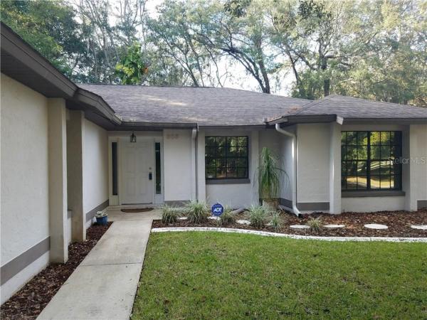 COUNTRY CREEK THE TRAILS AT