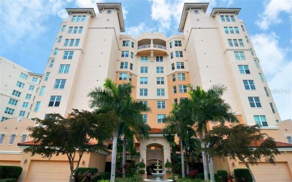 MERIDIAN AT THE OAKS PRESERVE