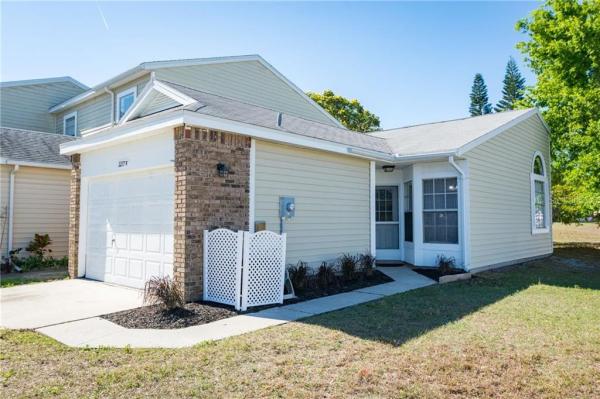 VILLAS OF BEACON GROVES