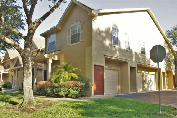 CRESCENT PLACE AT LAKE LOTUS CONDO