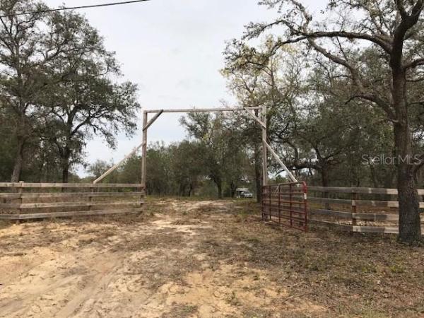 HAPPY TRAILS UNIT 04