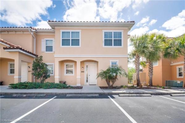 REGAL OAKS AT OLD TOWN